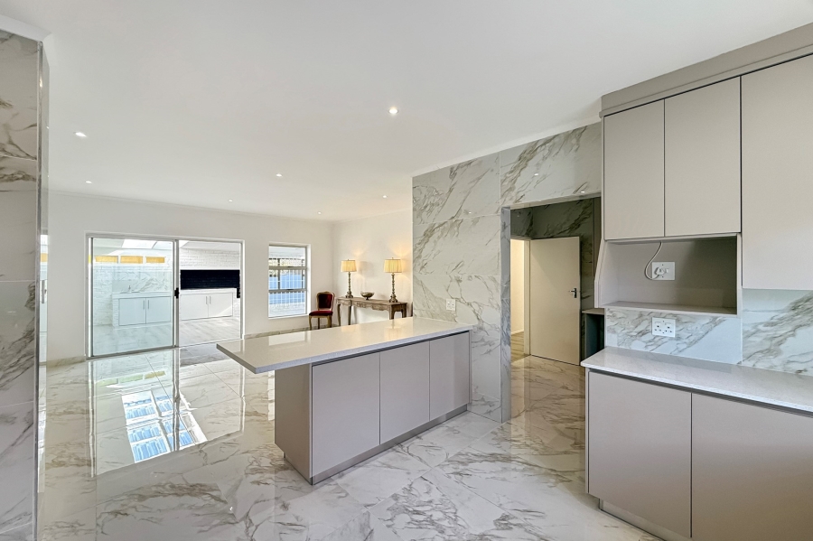 5 Bedroom Property for Sale in De Tijger Western Cape